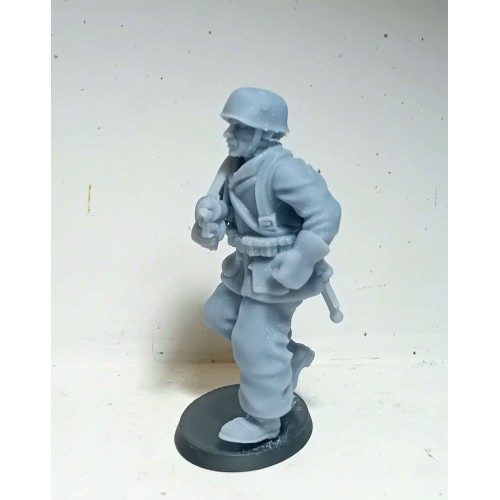 1/32 German Paratrooper Crete 1941 WWII